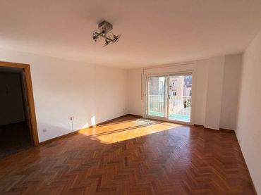 Piso con balcón en venta en Centre