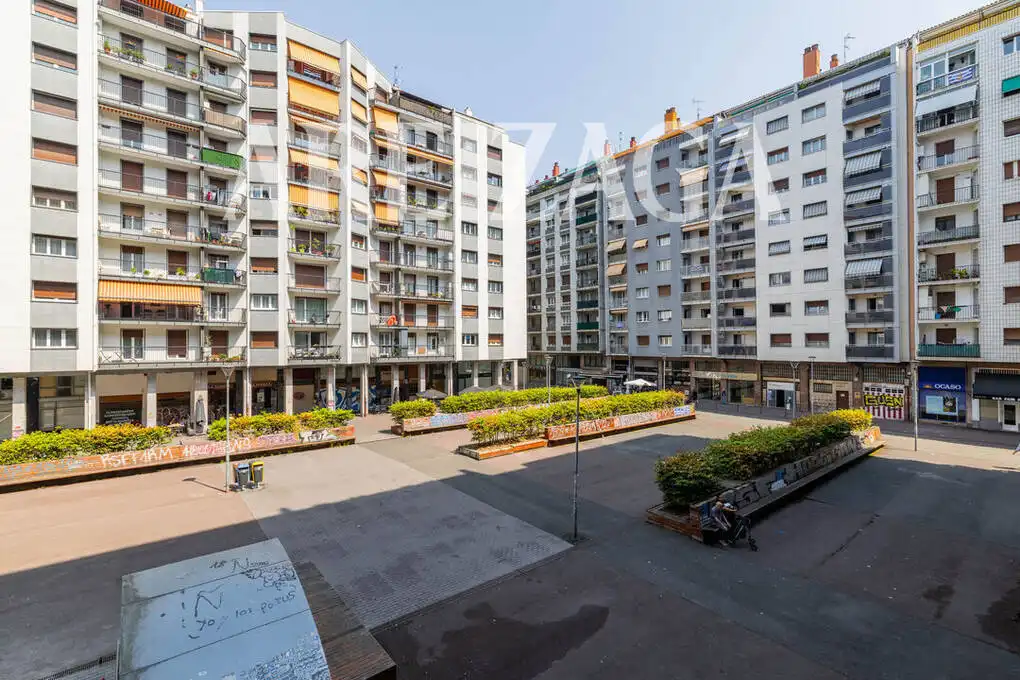 Vista exterior de Piso en venta en Donostia - San Sebastián  con Calefacción, Terraza y Balcón