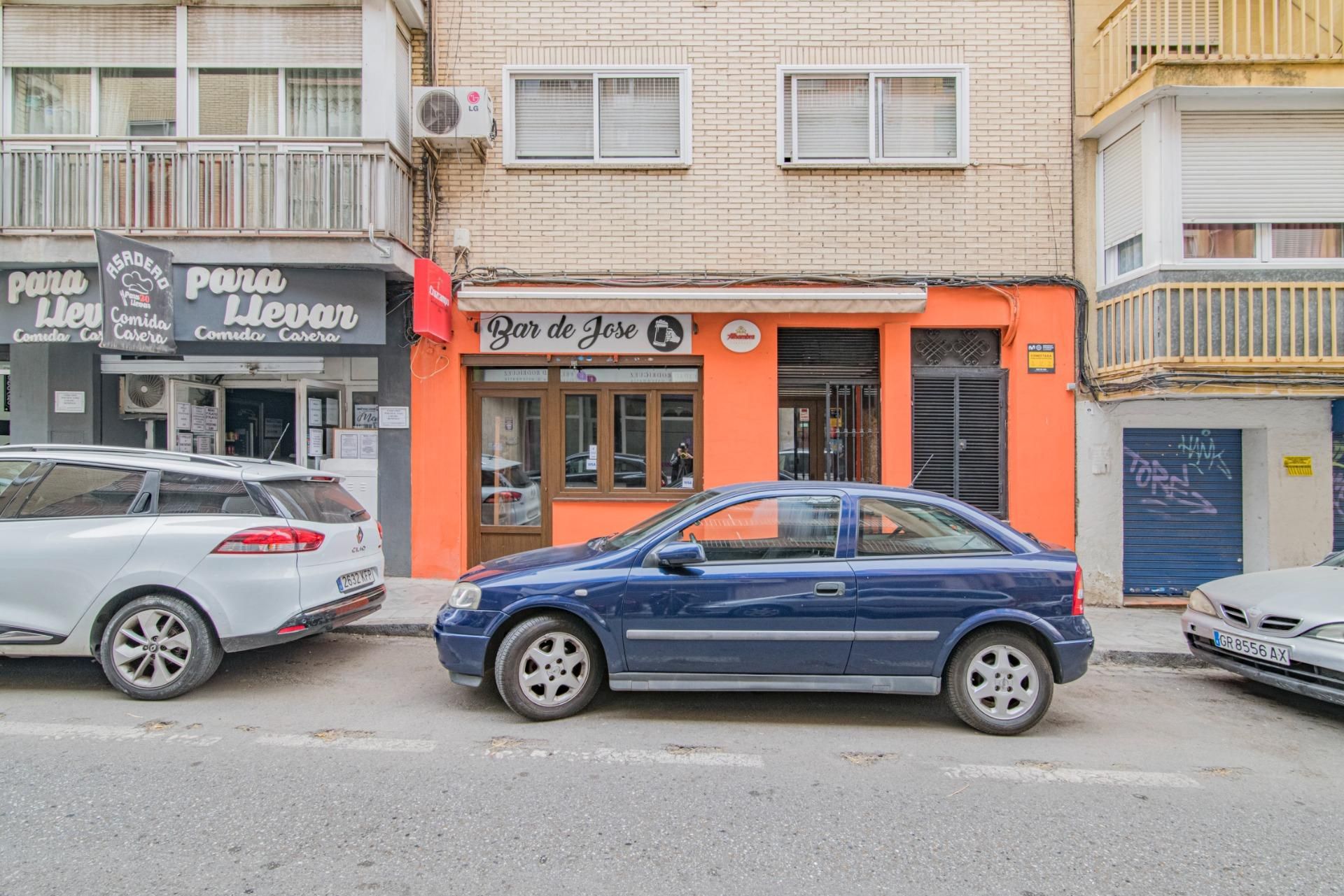 Exterior view of Premises for sale in  Granada Capital  with Furnished