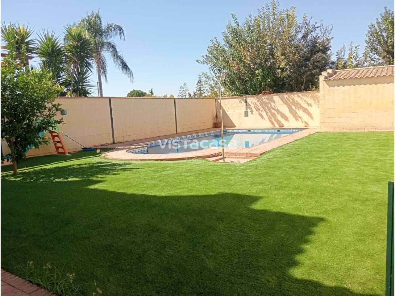Piscina de Casa o xalet de lloguer en Mairena del Alcor amb Aire condicionat, Calefacció i Jardí privat