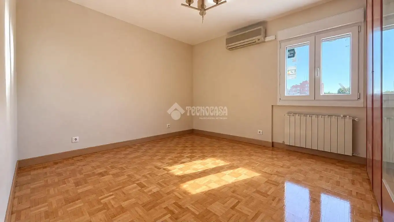 Piso con ascensor en venta en Moratalaz, imagen 4