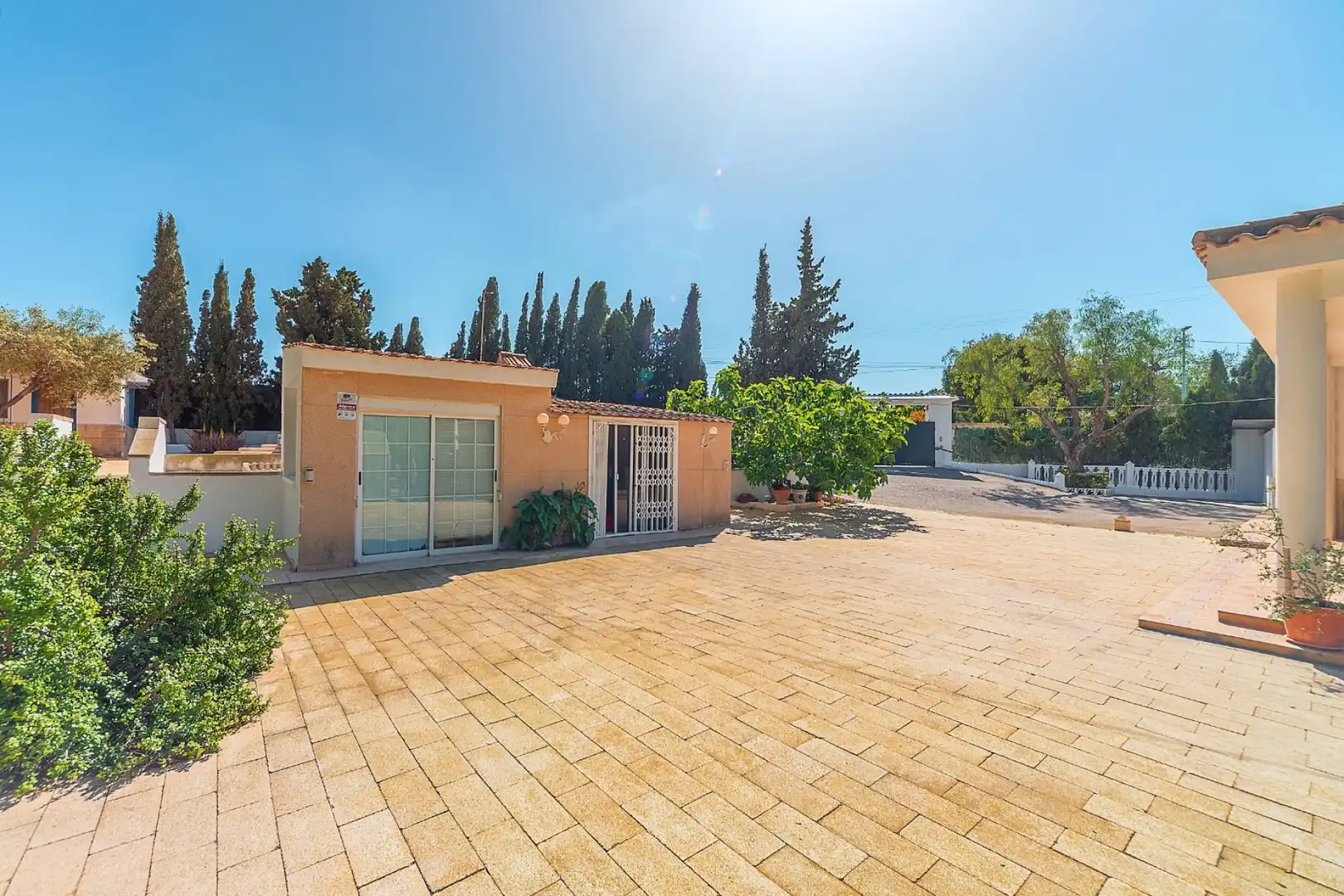 Außenansicht von Haus oder Chalet zum Verkauf in Alicante / Alacant mit Schwimmbad