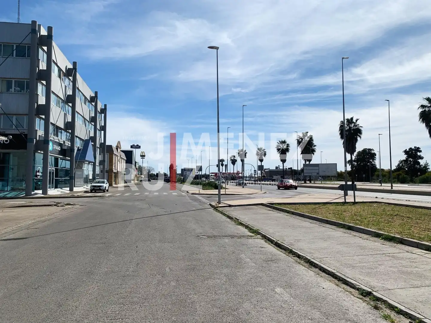 Vista exterior de Nau industrial en venda en El Puerto de Santa María