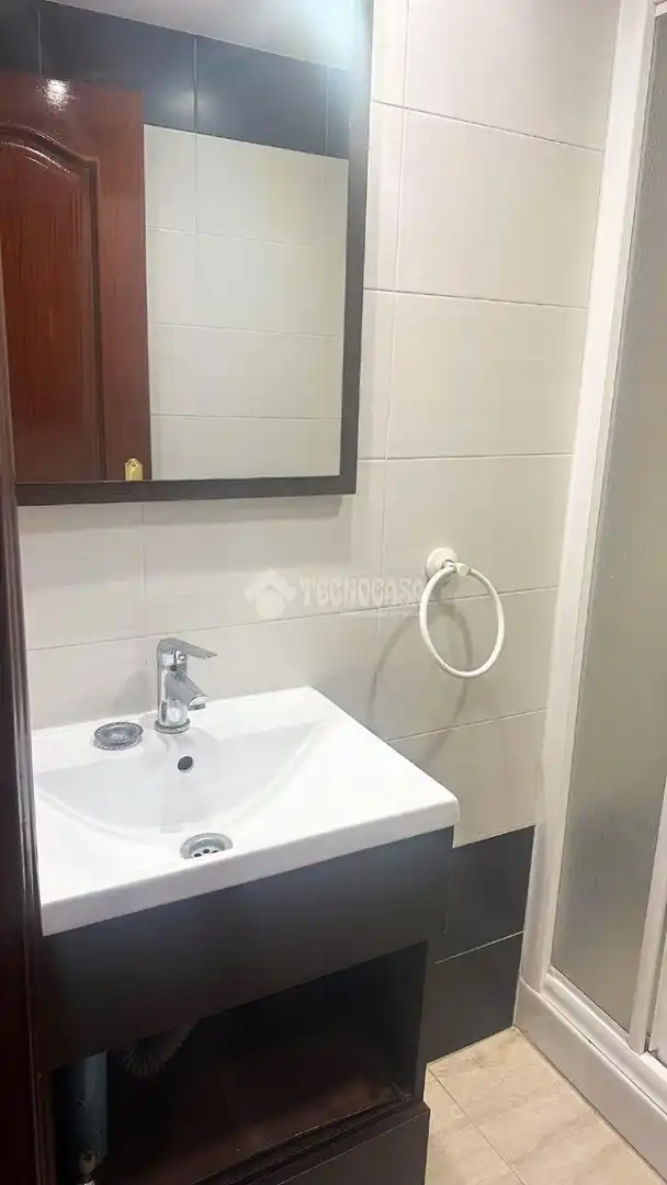 Bany de Pis de lloguer en Granada
