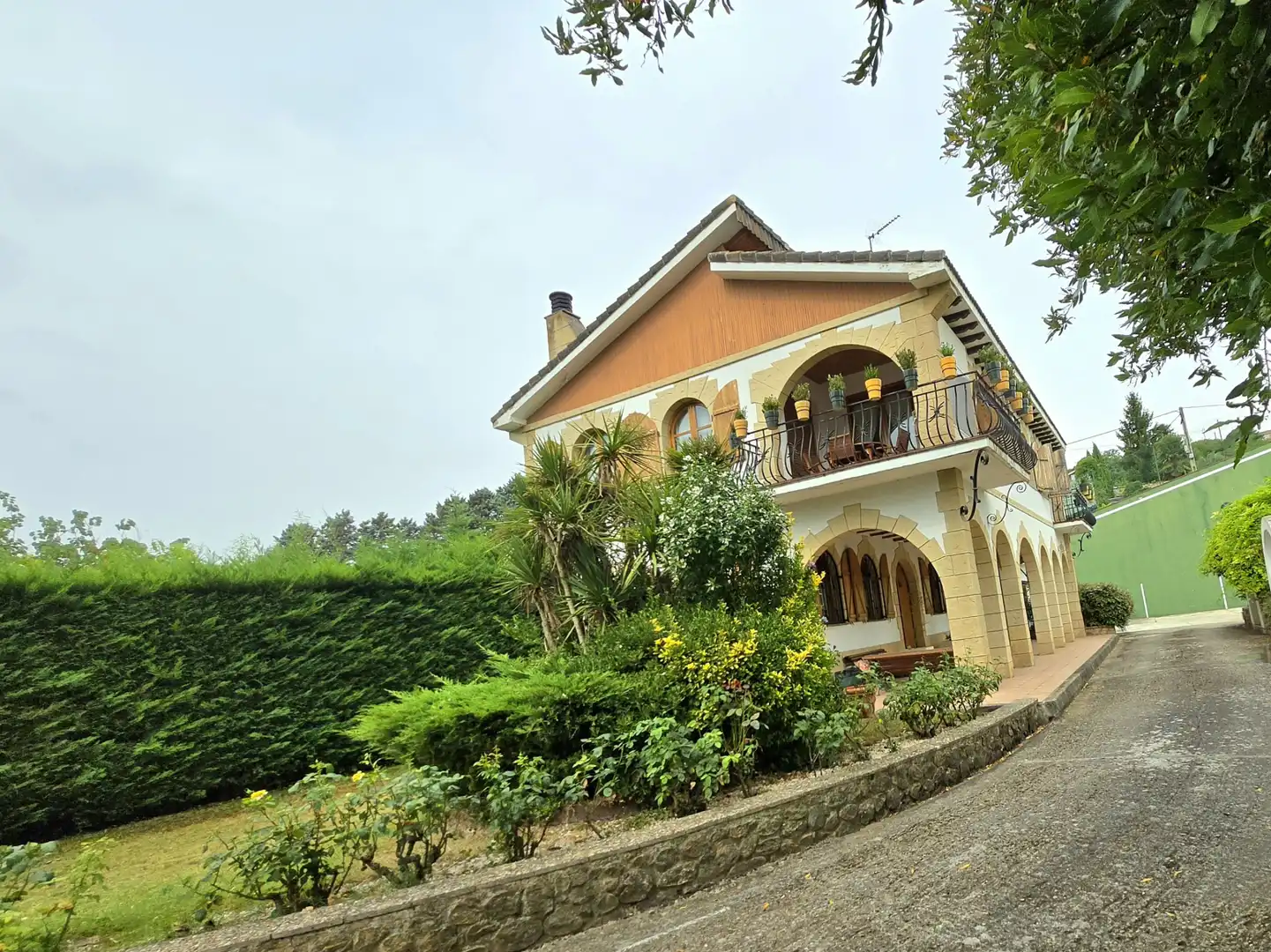 Casa con piscina in vendita a Nalda