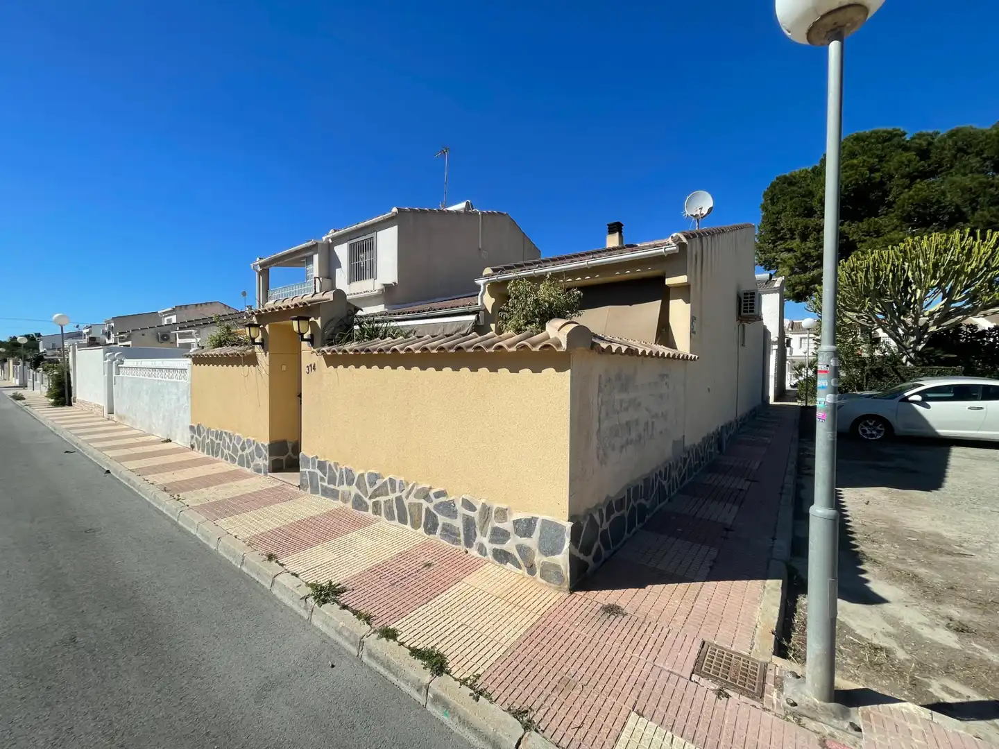 Vista exterior de Casa o chalet en venta en Torrevieja con Aire acondicionado, Calefacción y Terraza