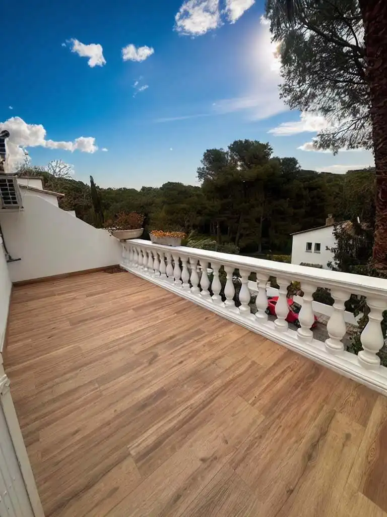 Terrasse von Einfamilien-Reihenhaus zum Verkauf in Castell d'Aro, Platja d'Aro i s'Agaró mit Klimaanlage, Heizung und Terrasse