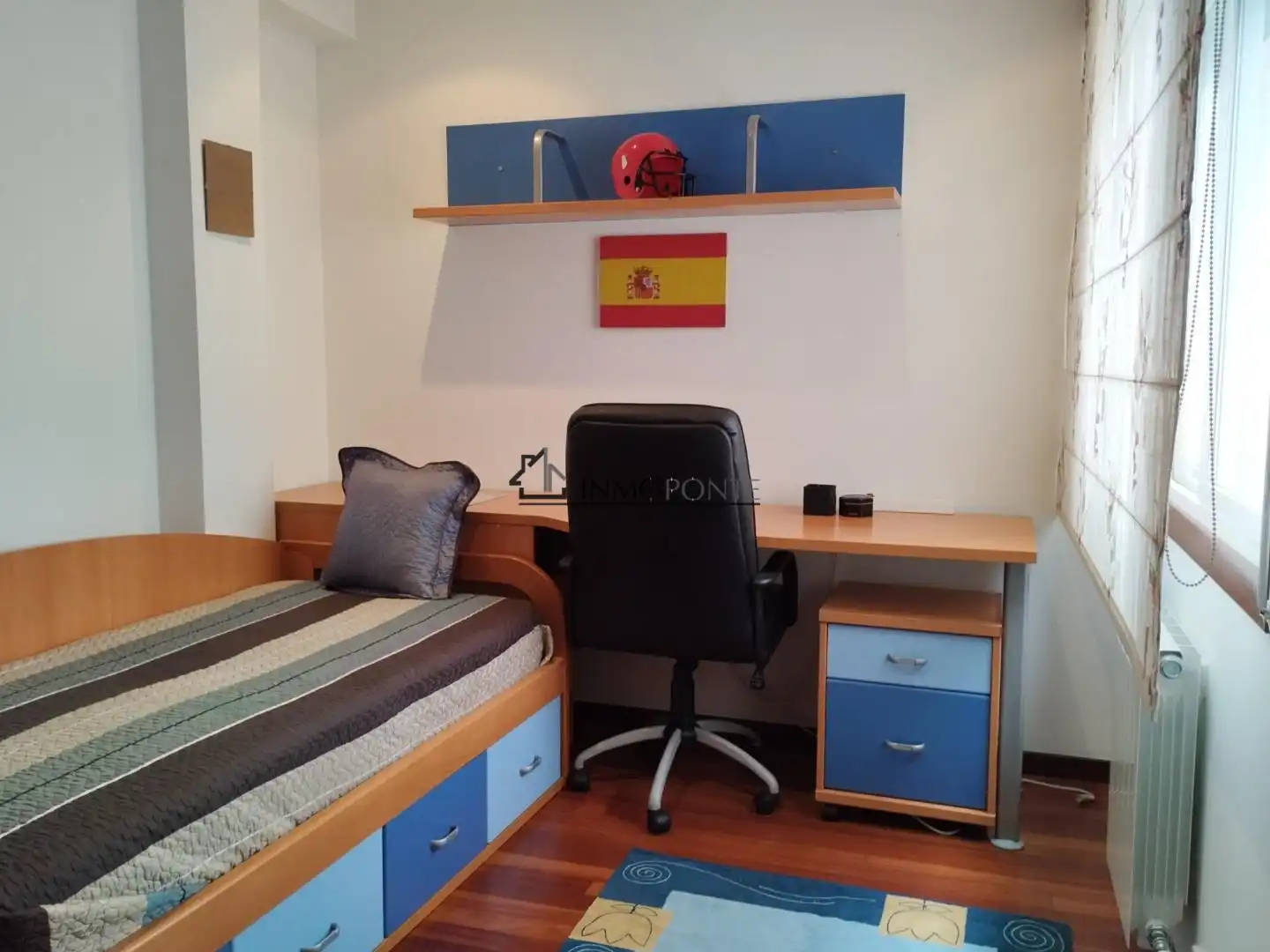 Schlafzimmer von Dachboden zum Verkauf in Pontevedra Capital  mit Heizung, Abstellraum und Möbliert