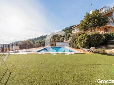 Casa con balcone in vendita a CL DALT