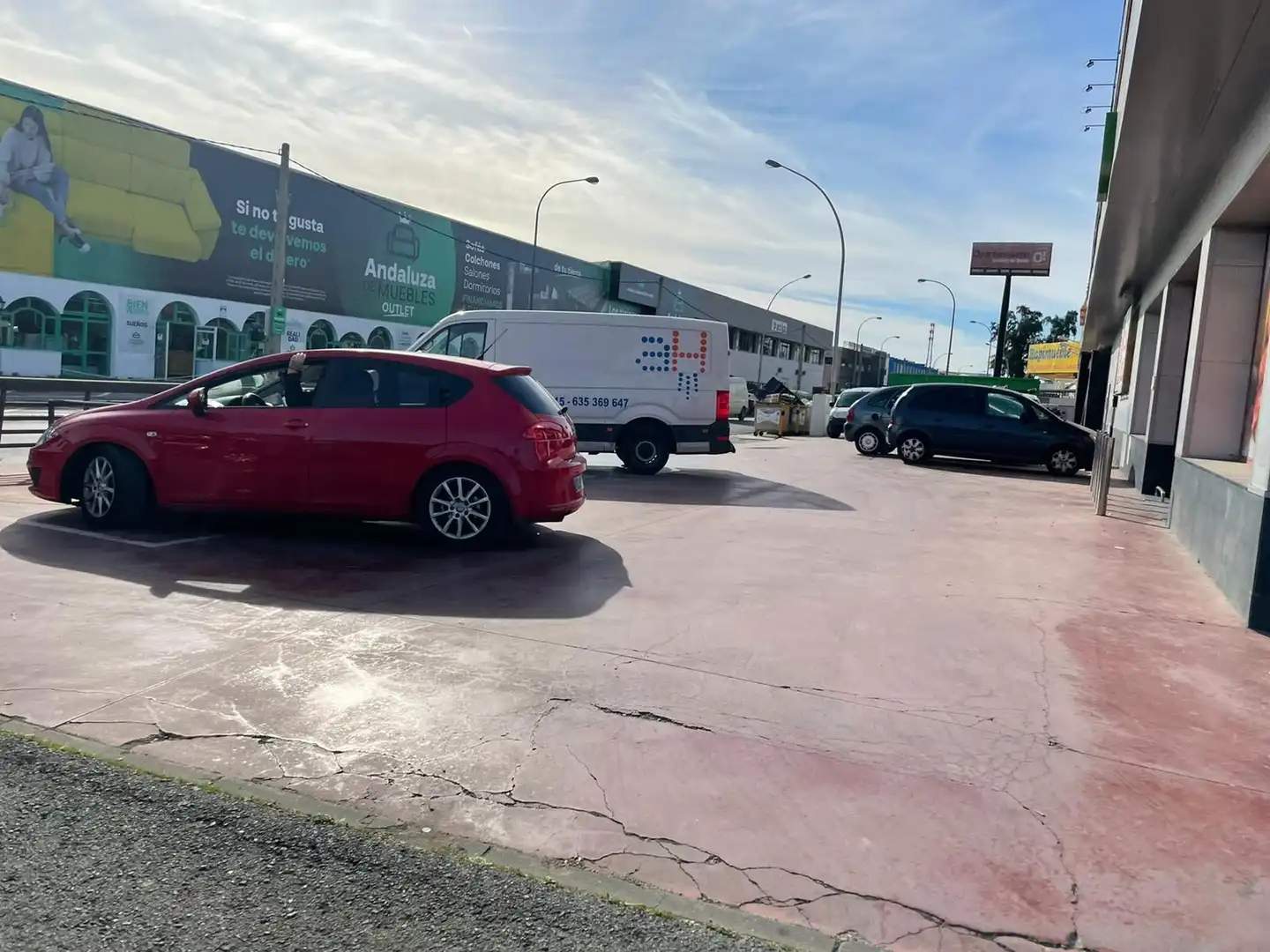 Parking de Nave industrial de alquiler en Sevilla
