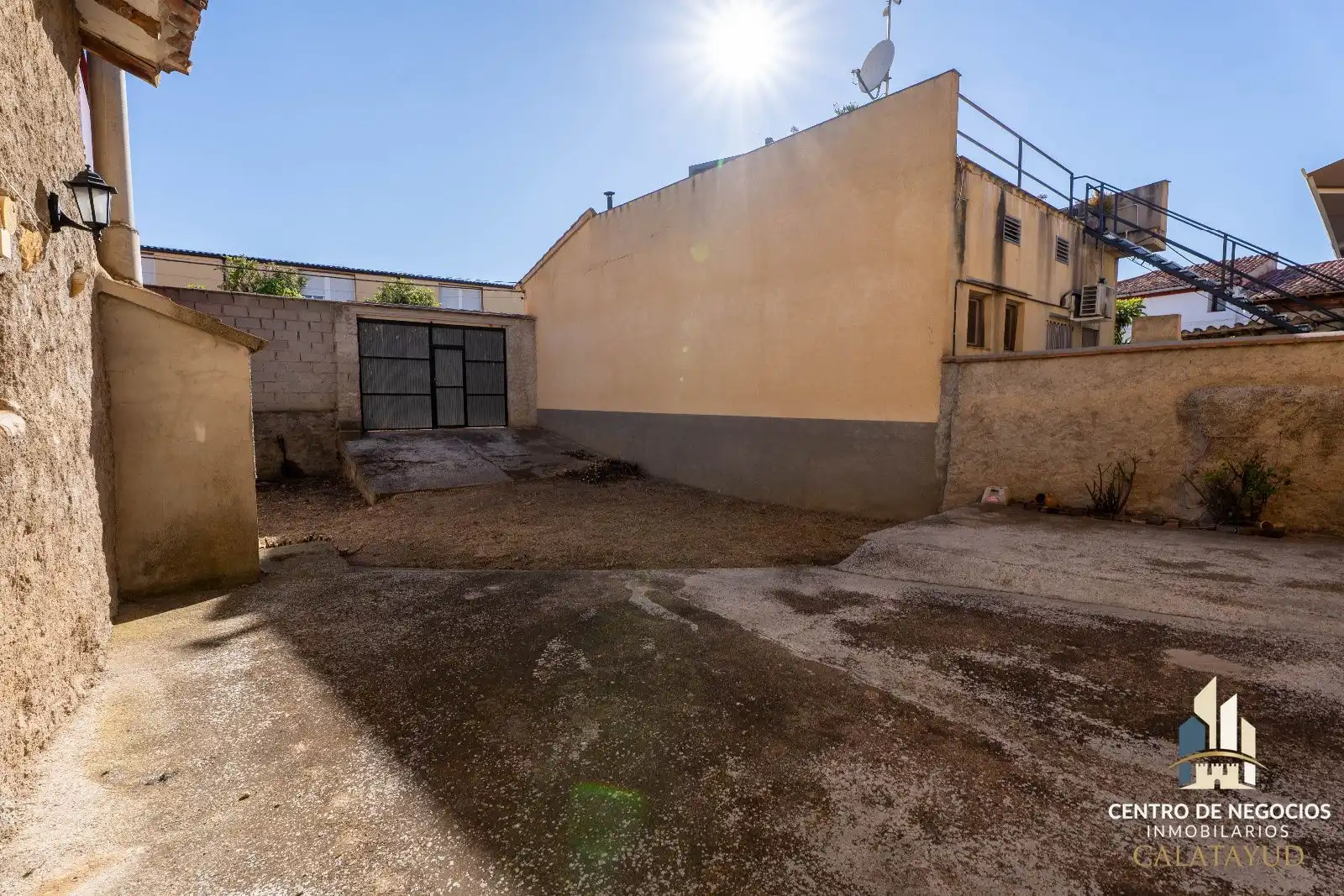 Vista exterior de Casa o chalet en venta en Munébrega con Jardín privado, Terraza y Amueblado