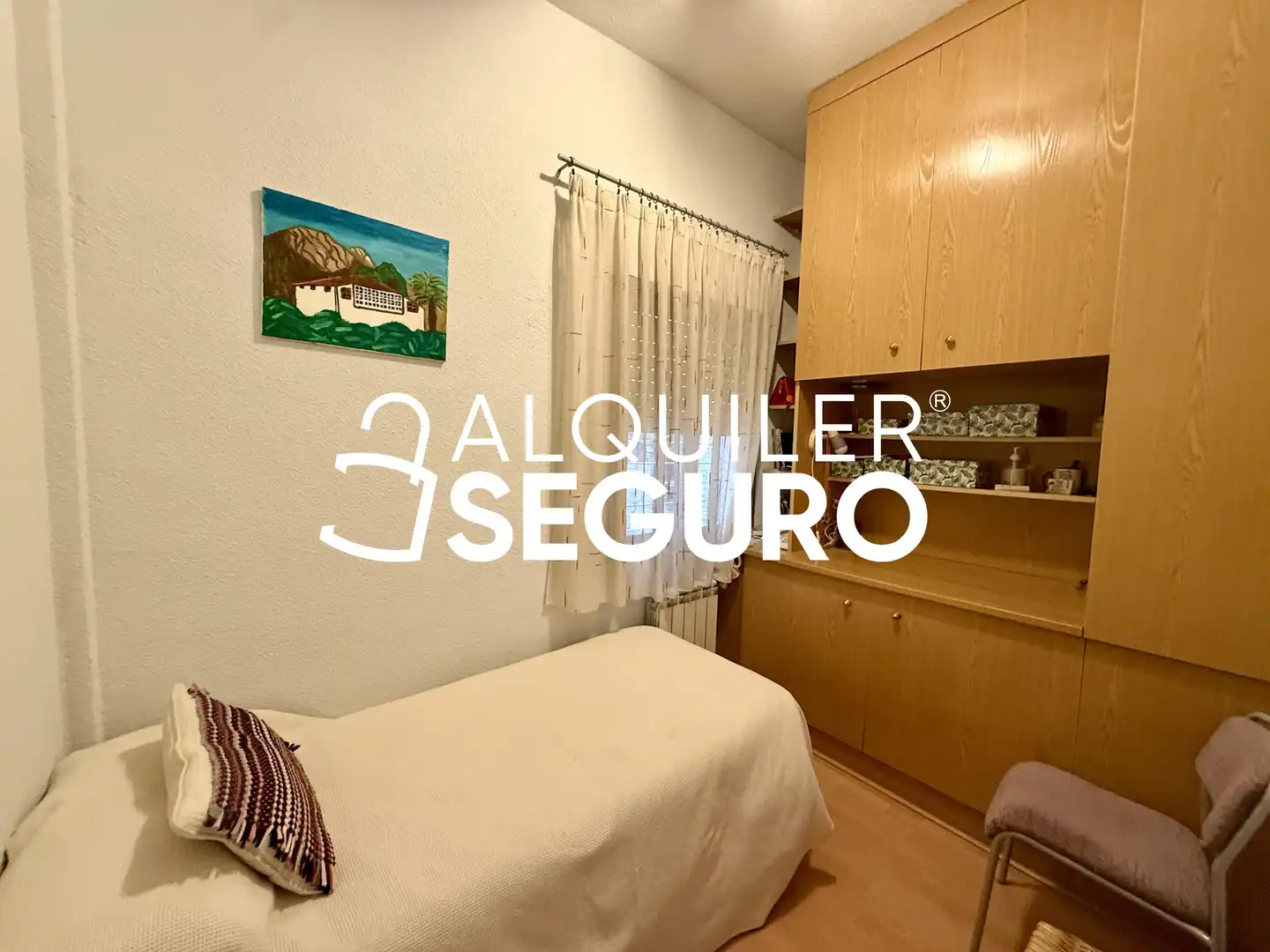 Bedroom of Flat for rent in Juan de la Cierva