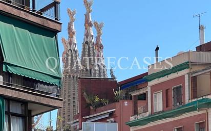 Exterior view of Flat for sale in  Barcelona Capital  with Heating, Oven and Microwave