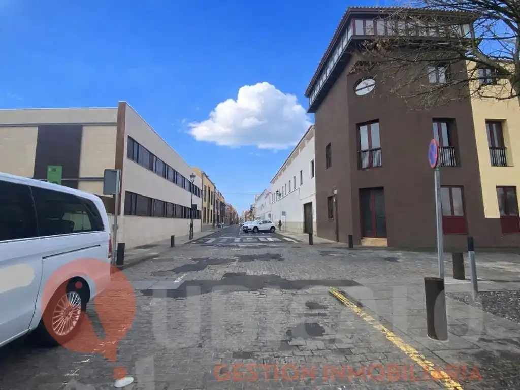 Vista exterior de Ático en venta en San Cristóbal de la Laguna con Amueblado, Horno y Lavadora