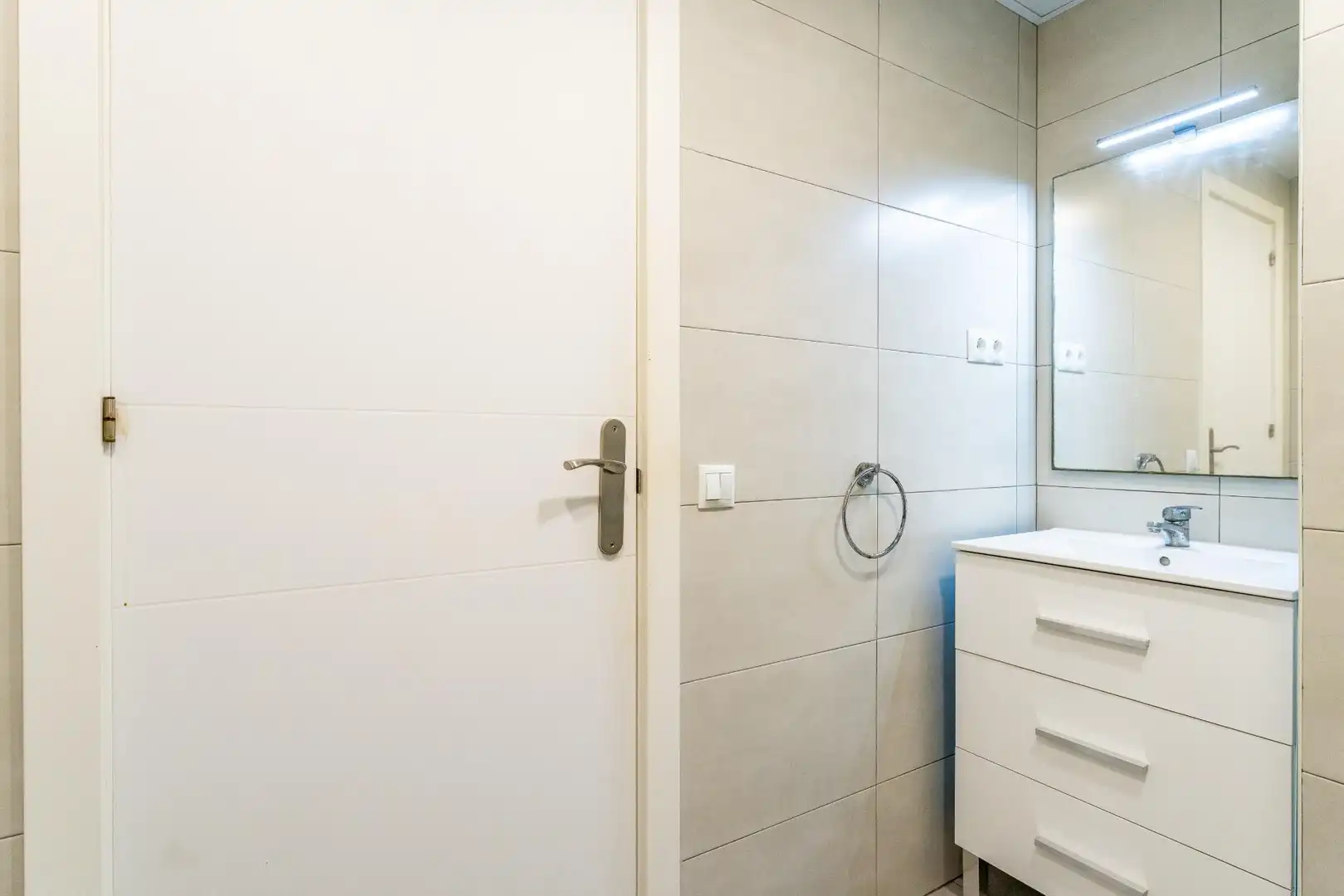 Badezimmer von Wohnungen zum Verkauf in Salou mit Privatgarten, Terrasse und Gemeinschaftspool