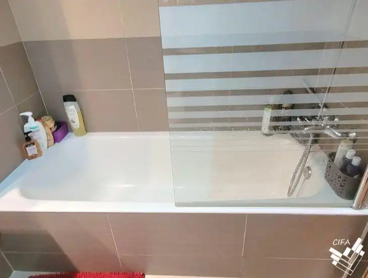 Badezimmer von Wohnungen zum Verkauf in Casco Urbano