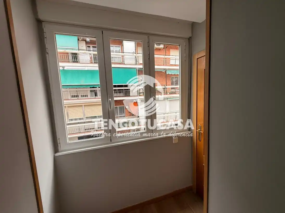 Bedroom of Flat for sale in Madrid  with Air Conditioner, Heating and Furnished