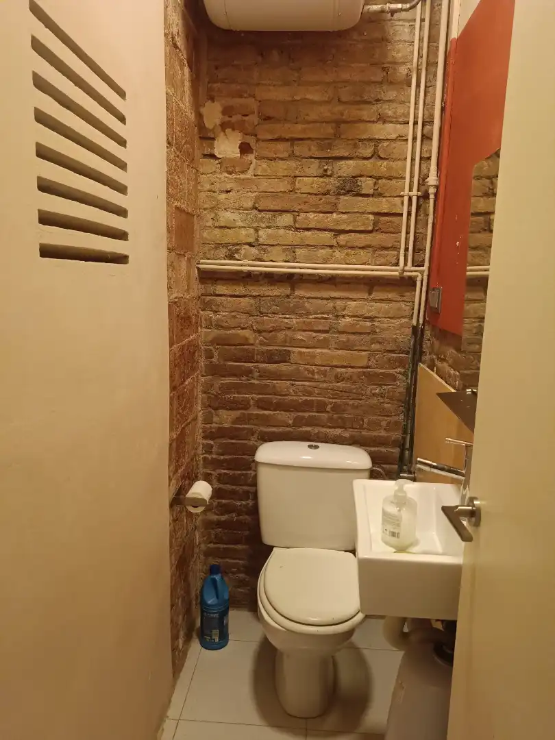 Bathroom of Office for rent in Barcelona  with Air Conditioner, Heating and Furnished