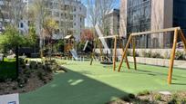 Vista exterior de Pis en venda en  Madrid Capital amb Aire condicionat, Calefacció i Jardí privat