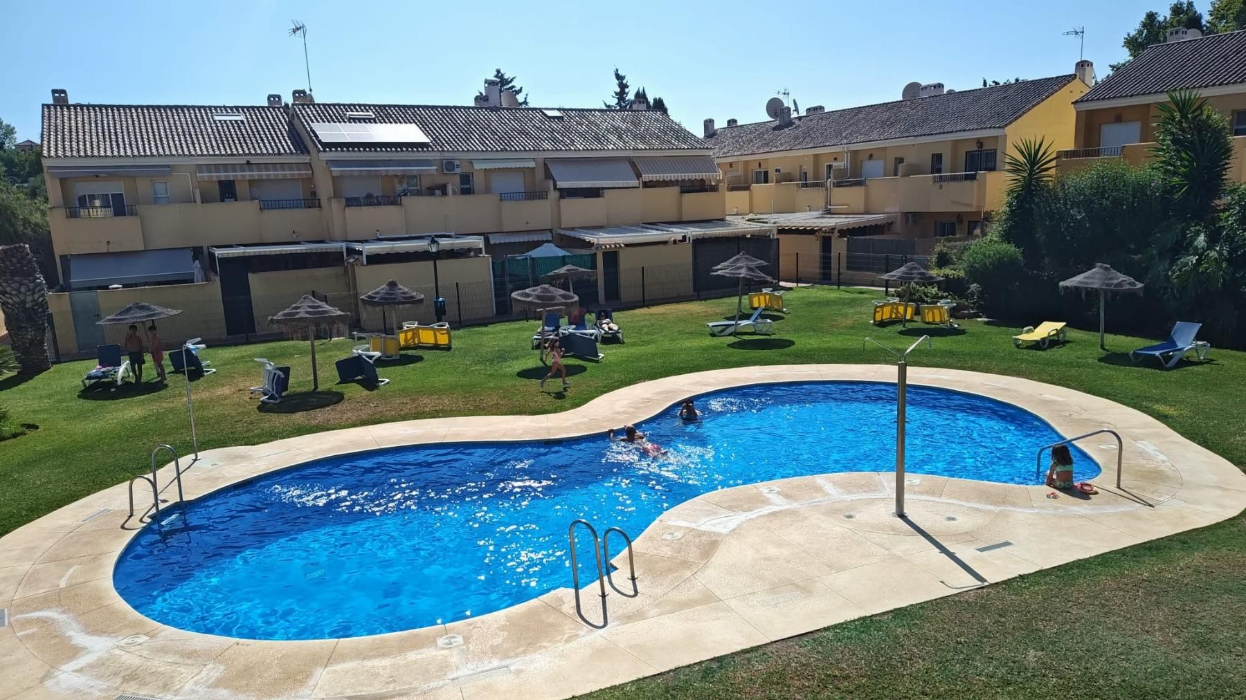 Garden of Single-family semi-detached for sale in Estepona  with Terrace, Storage room and Community pool