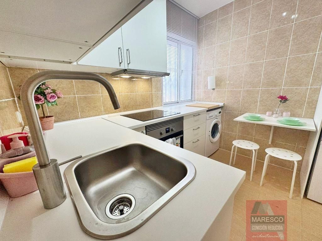 Kitchen of Apartment for sale in Fuengirola
