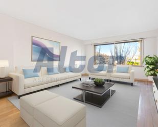 Living room of Duplex for sale in  Madrid Capital