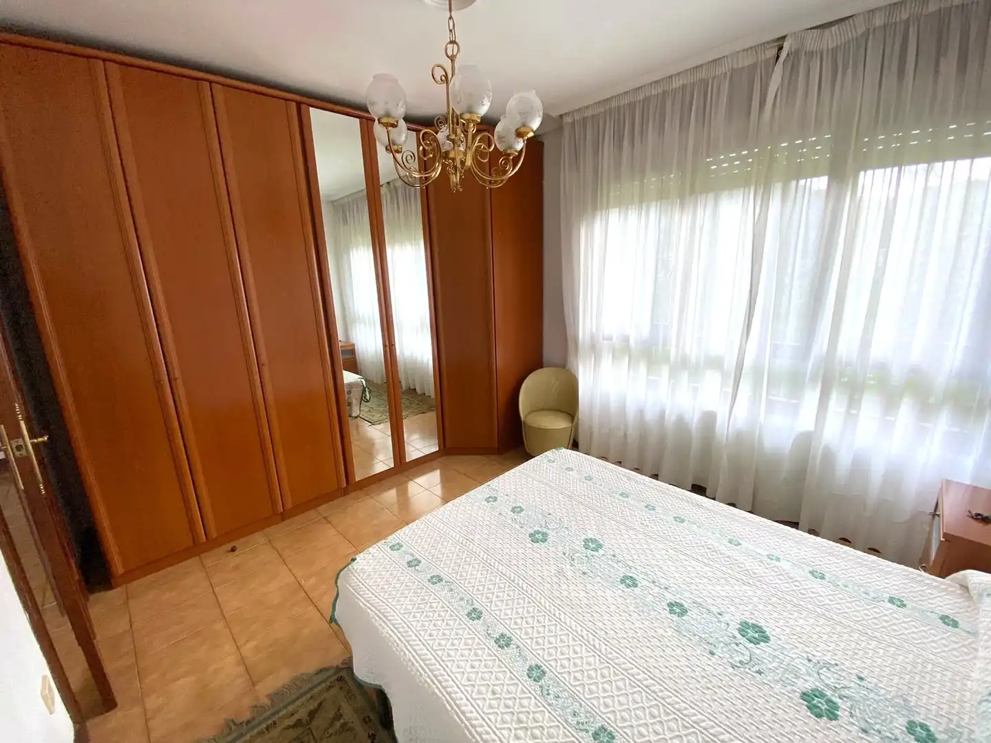 Dormitori de Casa o xalet en venda en Castro-Urdiales amb Calefacció, Jardí privat i Parquet