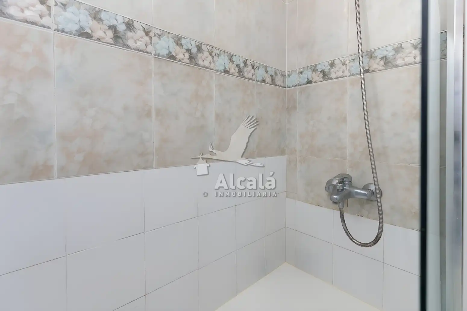 Baño de Piso en venta en Alcalá de Henares con Calefacción y Terraza