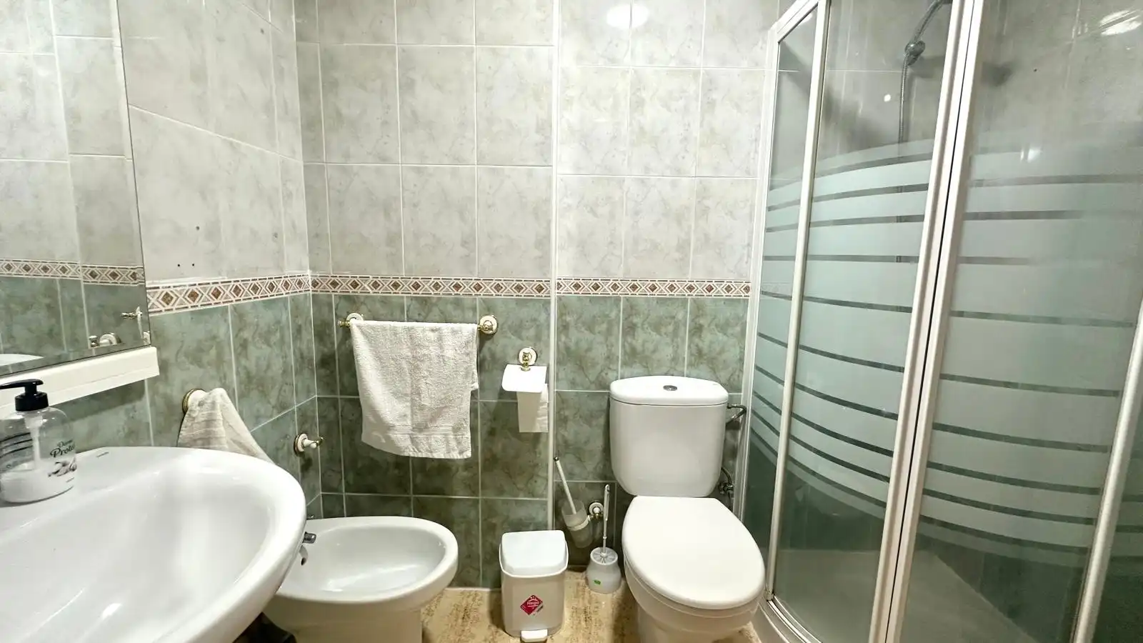 Bathroom of Flat for rent in Torrevieja  with Heating, Furnished and Washing machine