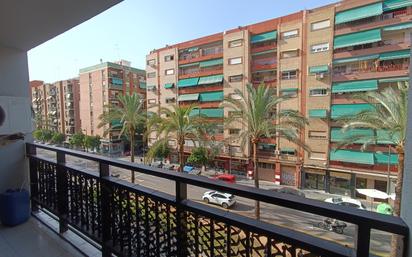 Außenansicht von Wohnung zum verkauf in  Valencia Capital mit Klimaanlage und Balkon