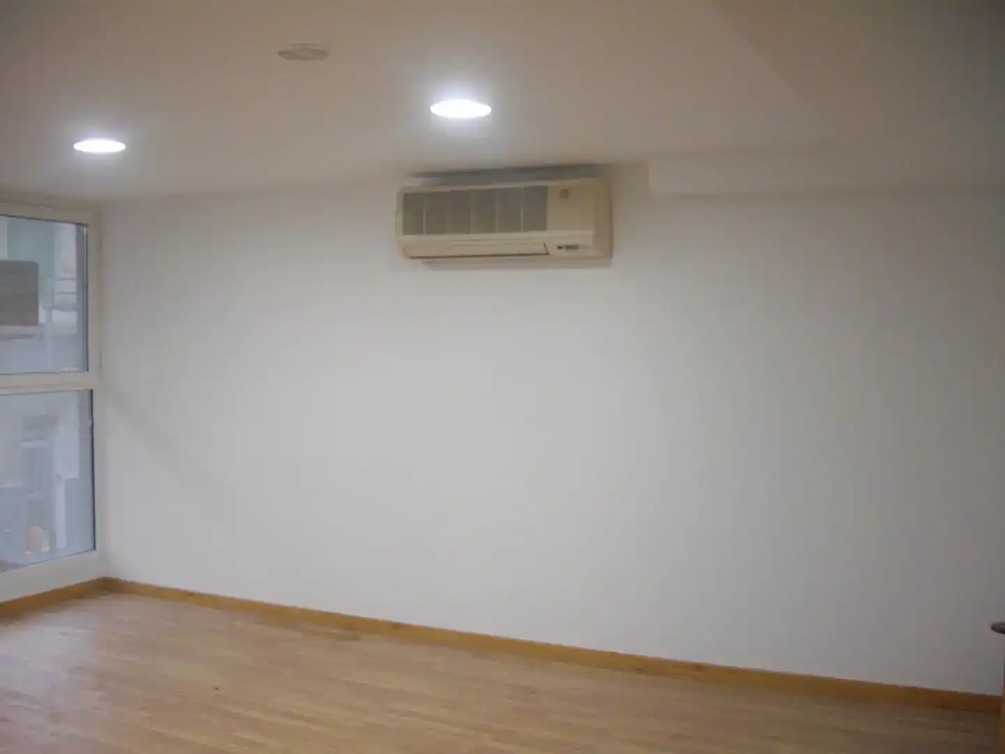Commercial properties for rent in Villena  with Air Conditioner