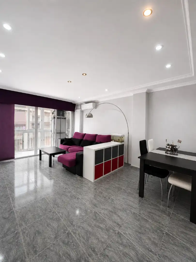 Sala de estar de Piso en venta en El Prat de Llobregat con Aire acondicionado, Calefacción y Balcón