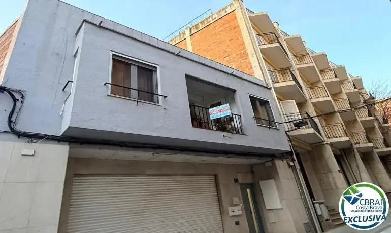 Vista exterior de Apartament en venda en Roses amb Aire condicionat, Calefacció i Jardí privat