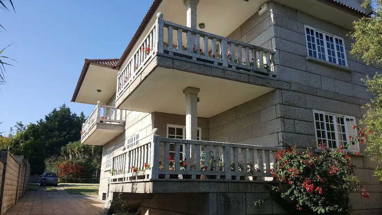 Vista exterior de Casa o chalet en venta en Nigrán con Jardín privado, Piscina y Balcón