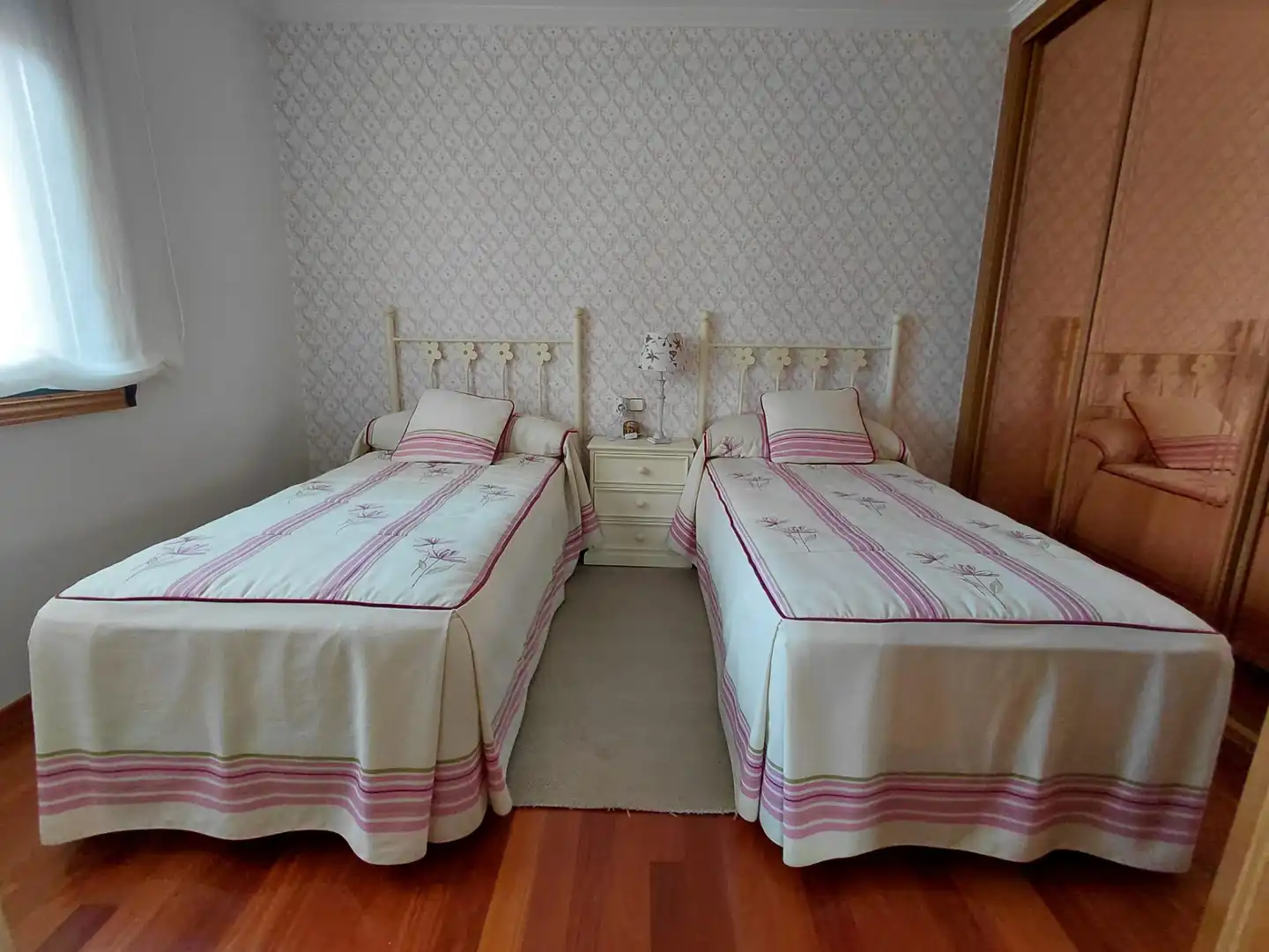 Habitación de Ático en venta en Vilagarcía de Arousa con Calefacción, Parquet y Terraza
