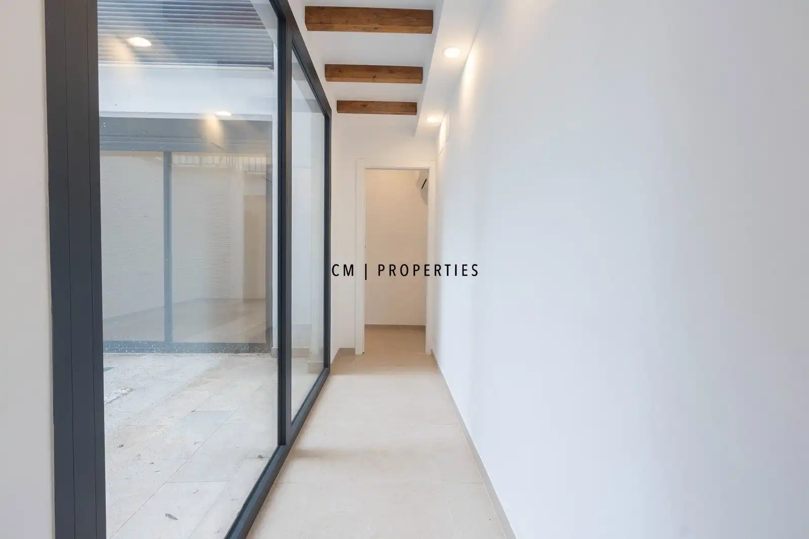 Flat for sale in Valencia  with Air Conditioner, Heating and Swimming Pool