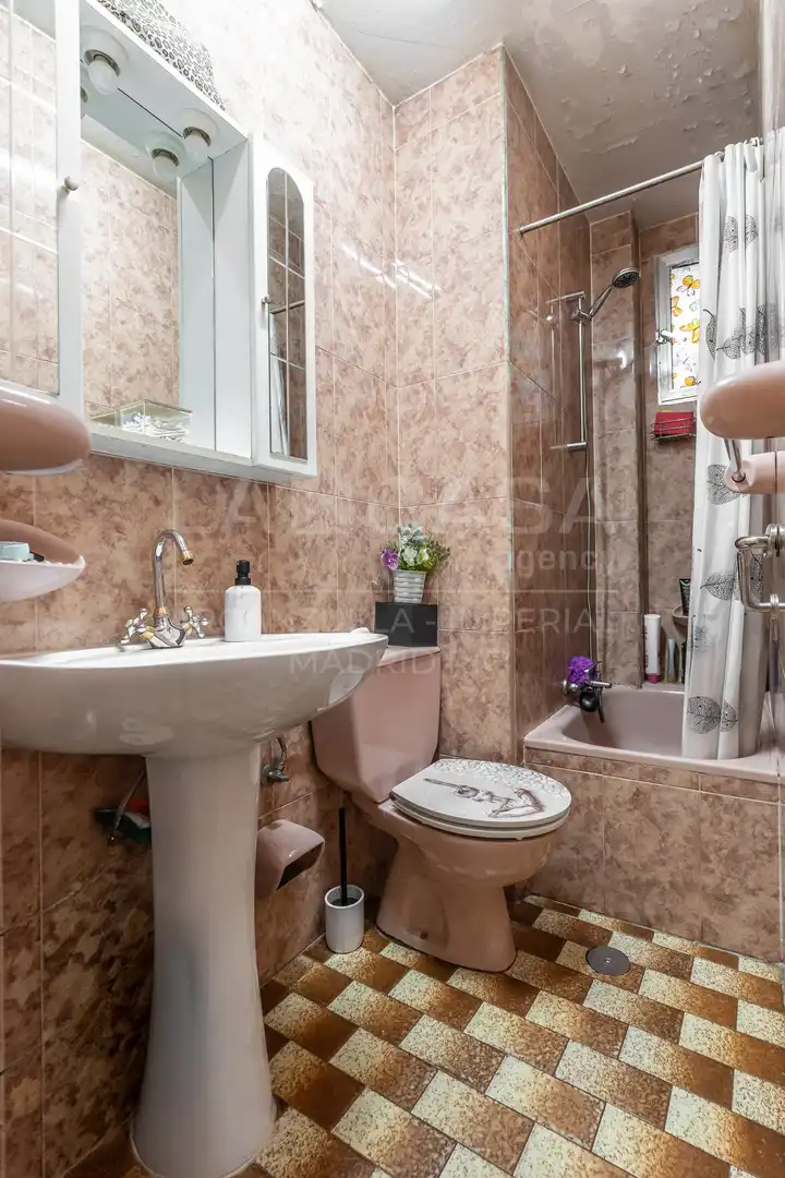Baño de Piso en venta en Madrid con Balcón