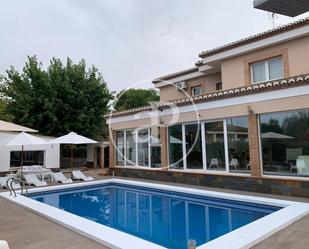 Vista exterior de Casa o xalet de lloguer en Bétera amb Aire condicionat, Calefacció i Jardí privat