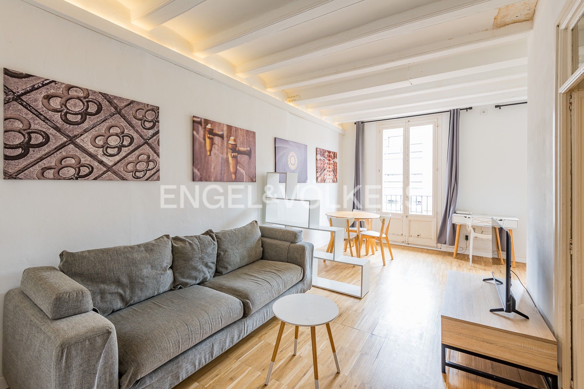 Sala d'estar de Apartament en venda en  Barcelona Capital amb Aire condicionat, Calefacció i Moblat