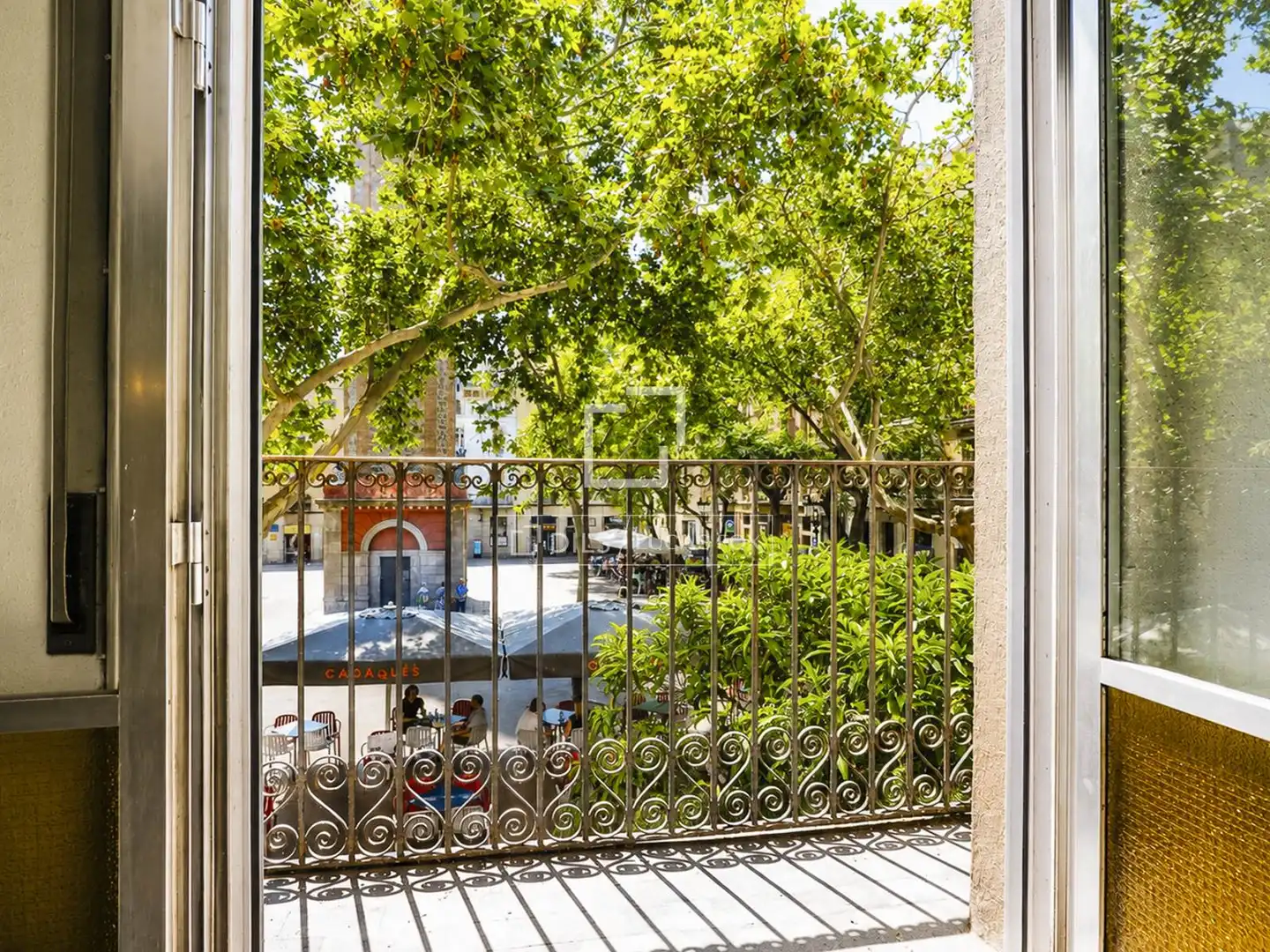 Vista exterior de Pis en venda en Barcelona amb Terrassa i Balcó