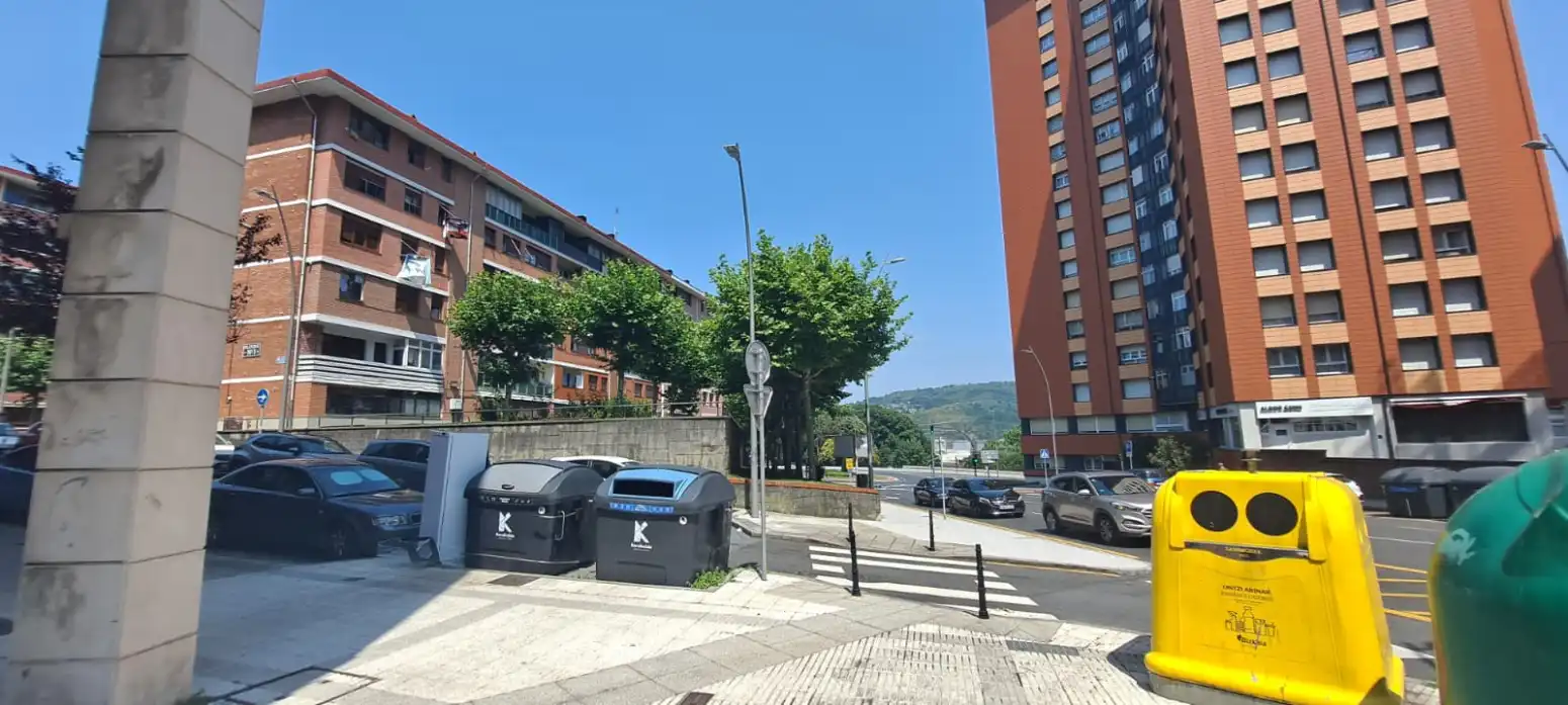 Vista exterior de Pis en venda en Barakaldo  amb Calefacció i Parquet