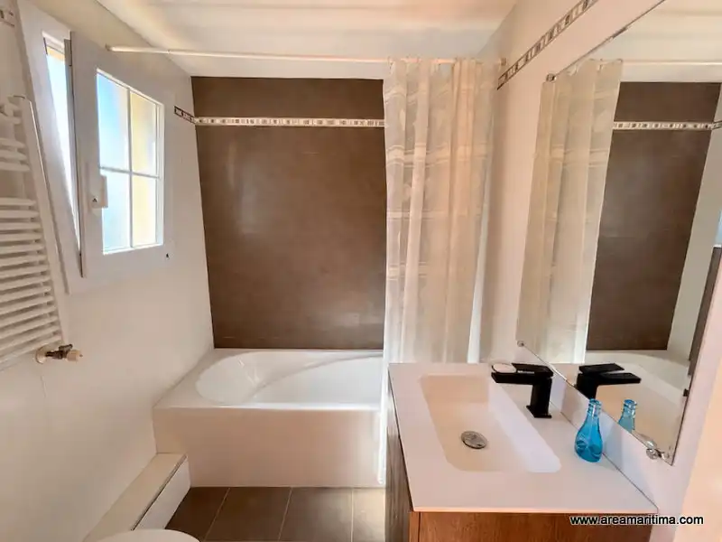 Bathroom of Detached homes for sale in Alboraya  with Air Conditioner, Parquet flooring and Terrace