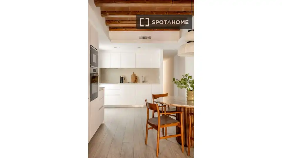 Flat with terrace to rent in Ciutat Vella, imagen 9