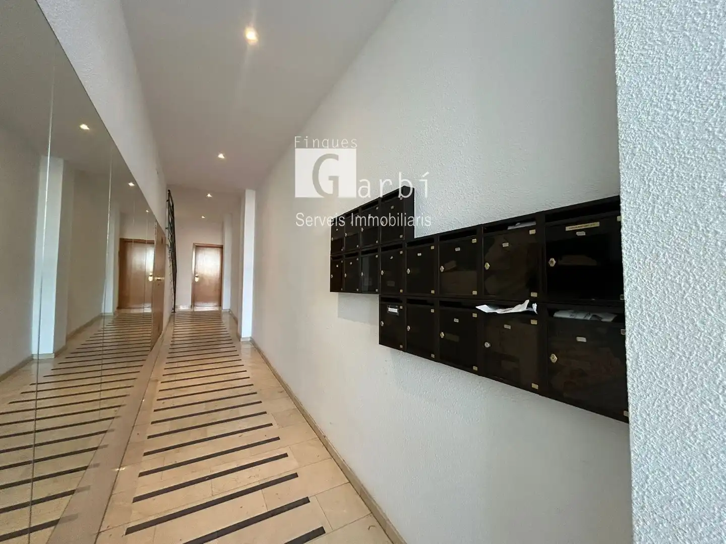 Wohnung zum Verkauf in Calafell mit Terrasse, Schwimmbad und Gemeinschaftspool