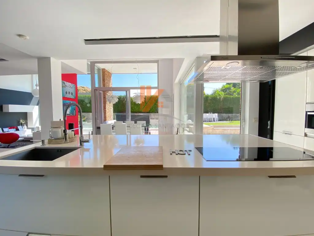 Cocina de Casa o chalet en venta en Ames con Jardín privado, Terraza y Piscina