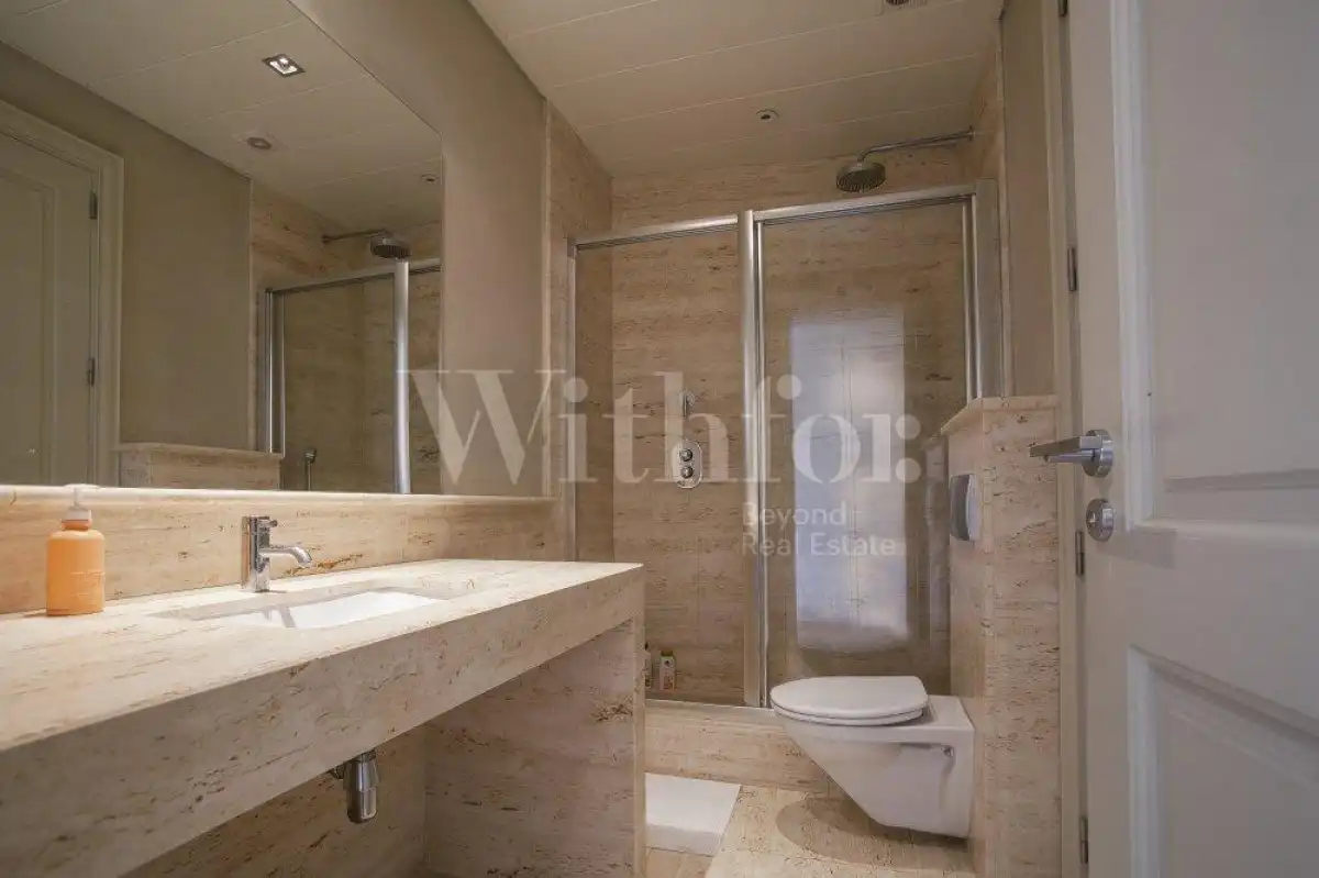 Bathroom of Flat for sale in Barcelona  with Air Conditioner, Heating and Parquet flooring