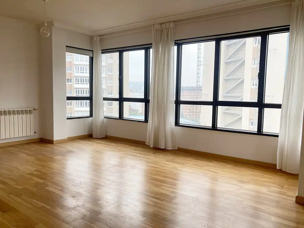 Habitación de Piso en venta en A Coruña Capital  con Calefacción, Parquet y Trastero