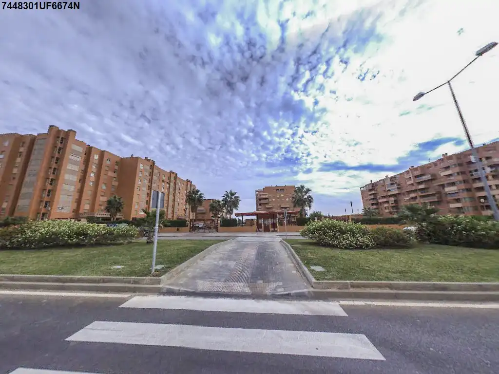 Vista exterior de Pis en venda en Teatinos - Universidad