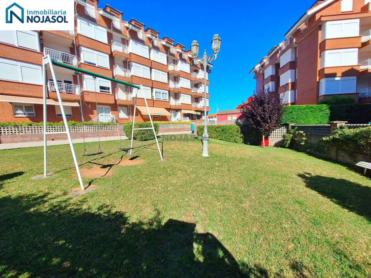 Aparcament de Apartament en venda en Noja amb Calefacció, Terrassa i Moblat