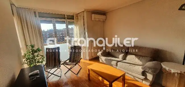 Living room of Flat for rent in Madrid  with Air Conditioner, Parquet flooring and Furnished